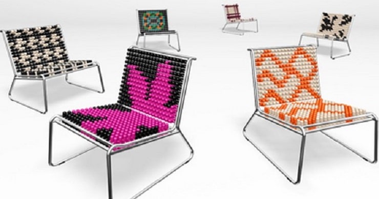 Des chaises design en plastique